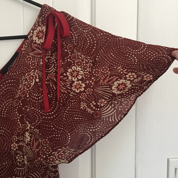 Adelyn Rae Butterfly Sleeves Floral Dress - Picture 4 of 6